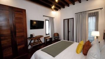 Standard-Suite | Zimmersafe, Verdunkelungsvorhänge, kostenloses WLAN