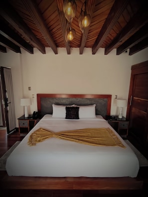 In-room safe, blackout drapes, free WiFi - Mirtala Hotel Boutique (Guanajuato)