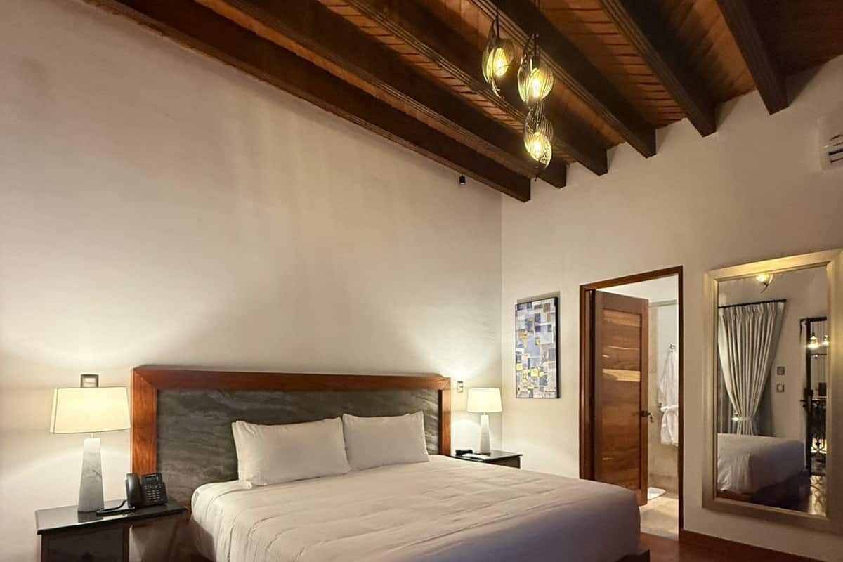 Standard Suite | In-room safe, blackout drapes, free WiFi