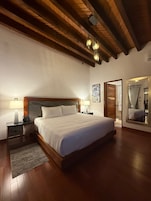 标准套房 | 客房内保险箱、遮光窗帘、免费 WiFi