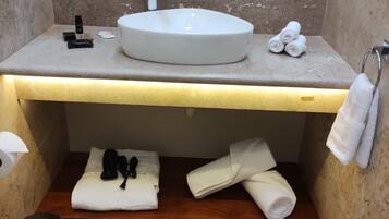 Caja de seguridad en la habitación, cortinas blackout y wifi gratis