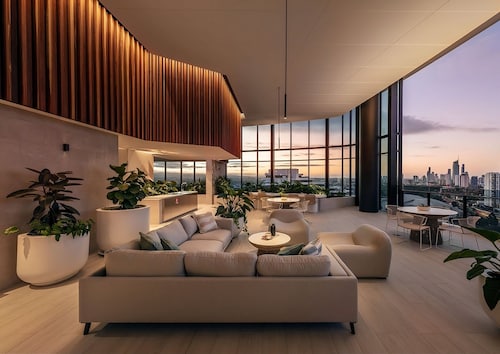 Elegant 2-bed Broadbeach Hotel With Ocean View