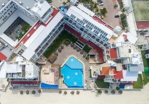 Exterior - BEAUTIFUL SUITE WITH OCEAN VIEW AND WHIRLPOOL TUB IN THE HOTEL ZONE (Cancun)