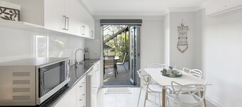 Spacious Beach Studio With Alfresco Dining