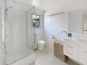 Apartment | Bathroom | Towels - Spacious Beach Studio With Alfresco Dining (Surf Beach)