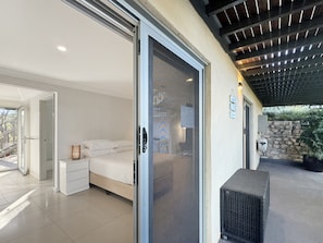 House | 1 bedroom, iron/ironing board, bed sheets