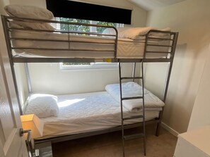 2 bedrooms, individually decorated, individually furnished, free WiFi - Stanbury (Padstow)