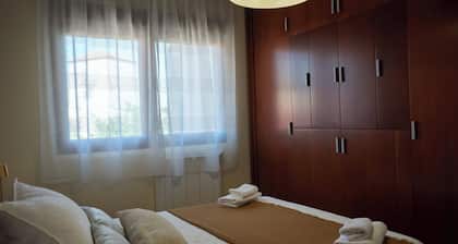 Ribeira Sea View House: Porch, Barbecue and Parking. Beach 5 min. Families
