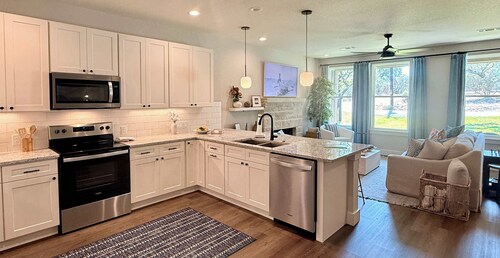 New Home: Enjoy Lake Views From Every Bedroom