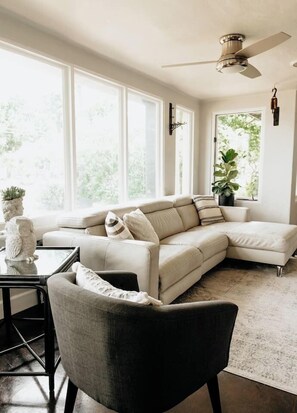 TV, fireplace, offices