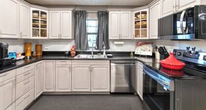 Peaceful Country Hideaway in a 2BR Barndominium – Minutes from Everything