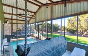 المنطقة المحيطة بالمنشأة