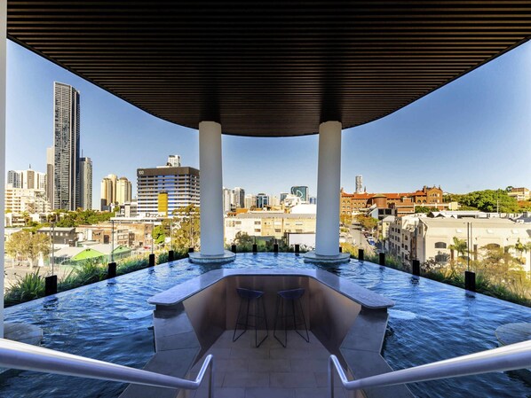 Apartment | Pool | Indoor pool, outdoor pool - Fortitude Valley 3-bed, Top Floor + Bridge View (Brisbane)