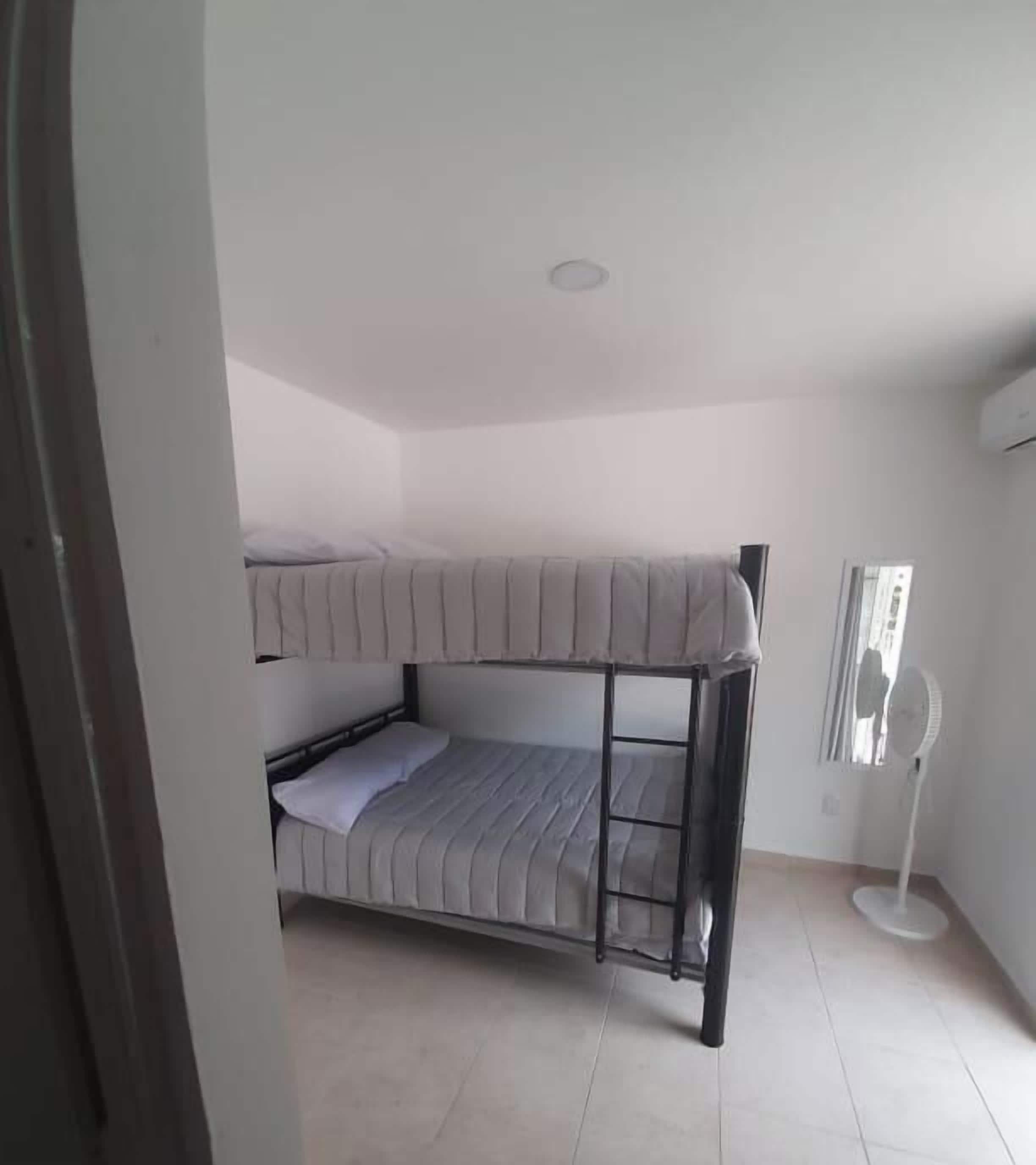 Basic Quadruple Room, 1 Bedroom | Cadar katil 
