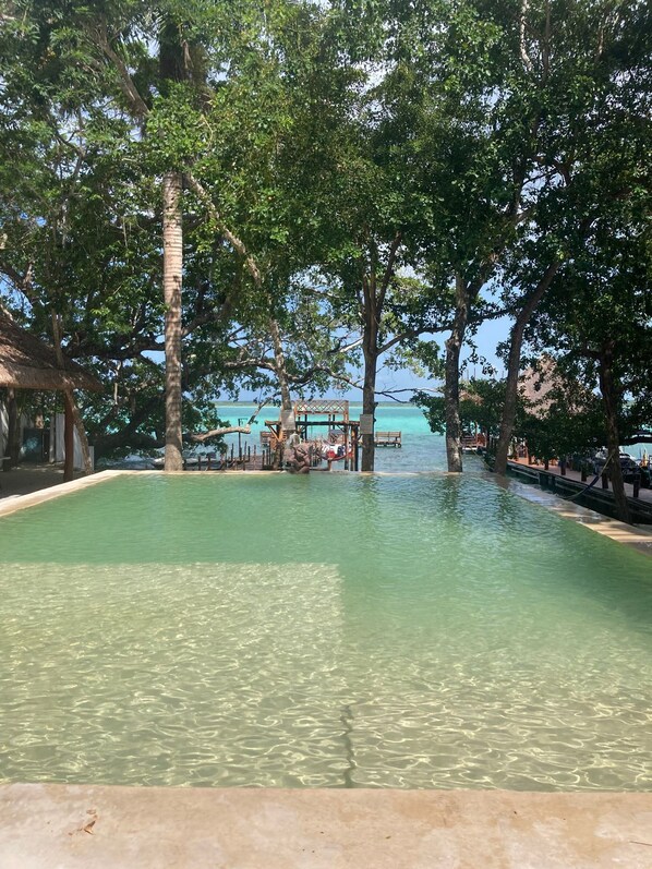 15 outdoor pools - Hotel Casa del Angel Bacalar (Bacalar)