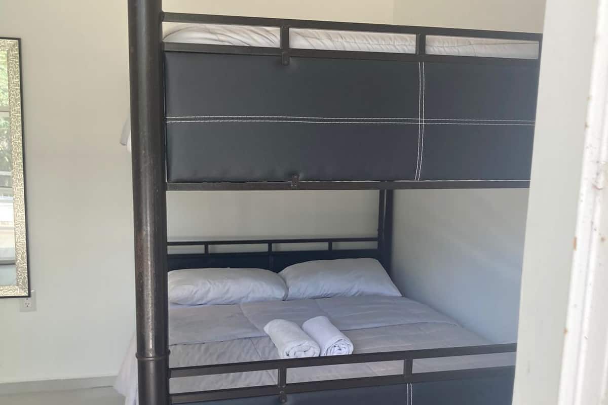 基础四人房, 1 间卧室 | 床单