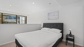 Apartment | 1 bedroom, iron/ironing board, bed sheets