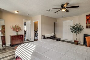 4 عدّة غرف نوم ومكتب ومكواة/لوح كي وخدمة الإنترنت