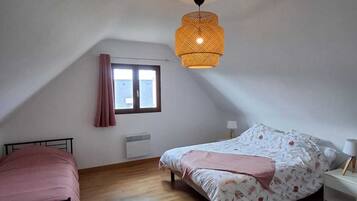 3 bedrooms, iron/ironing board, WiFi