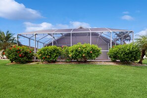 Exterior - Dog friendly home with heating optional pool, lanai, and washer & dryer (Rotonda West)