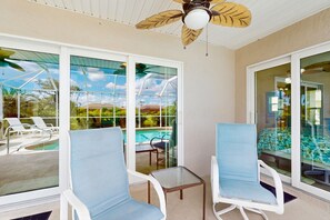 A heated pool - Dog friendly home with heating optional pool, lanai, and washer & dryer (Rotonda West)