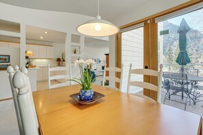 Dining - Mtn-View Deck, Workspace! Walkable Frisco Condo (Frisco)