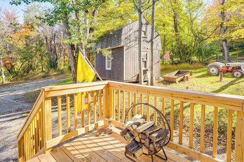 7 Mi to Main Street: Cabin w/ Deck in Stanley!