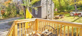 7 Mi to Main Street: Cabin w/ Deck in Stanley!