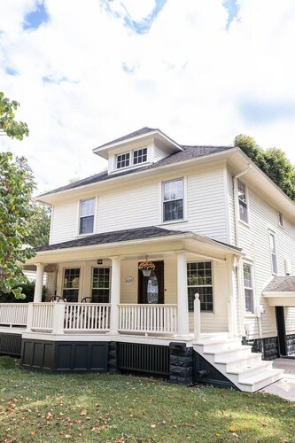 The Railway Retreat - Downtown Sylvania