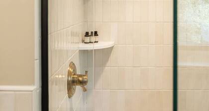 The Railway Retreat - Downtown Sylvania