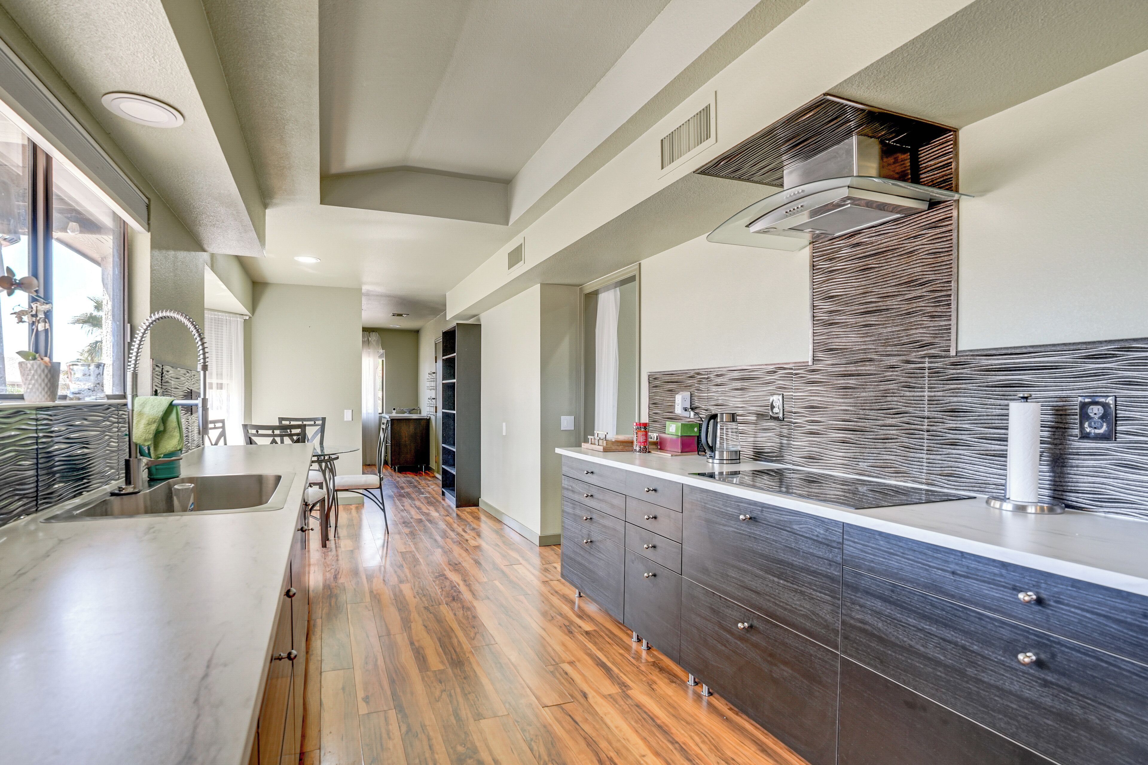 Refrigerador, microondas, parrilla de estufa y lavavajillas 