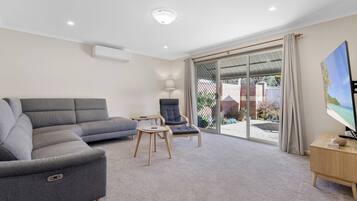 Apartment | Living area