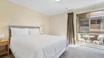 Apartment | 3 bedrooms, laptop workspace, iron/ironing board