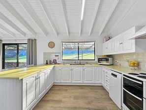 Apartment | Dapur peribadi | Alat memasak/pinggan mangkuk/perkakas dapur