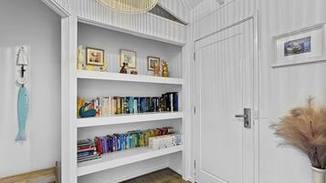 Apartment | Living room