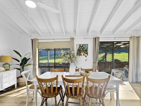 Apartment | Tempat makan