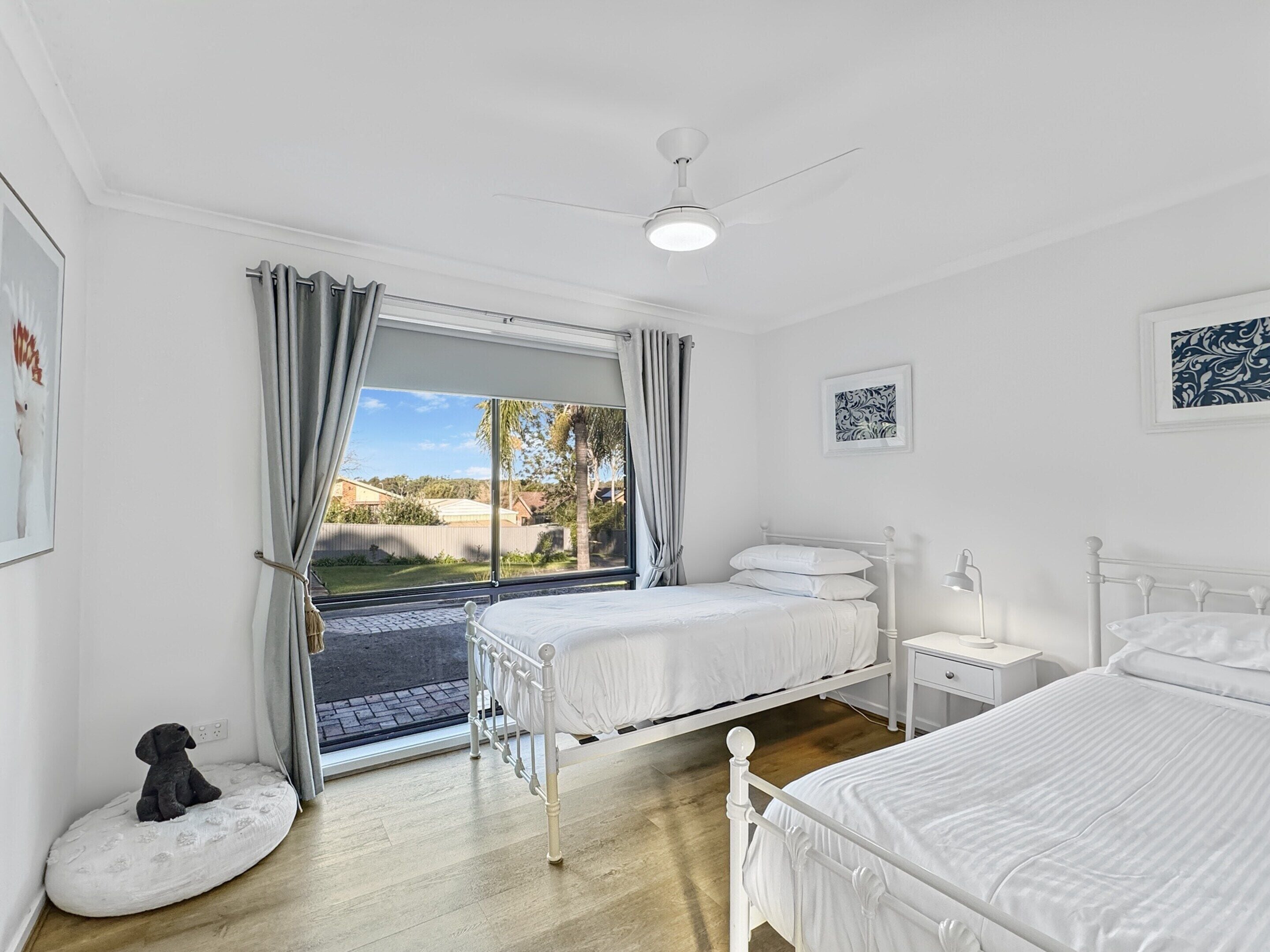 4 bedrooms, iron/ironing board, bed sheets