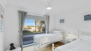 Apartment | 4 bedrooms, iron/ironing board, bed sheets