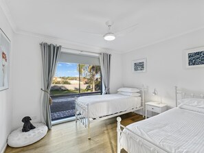 Apartment | 4 bilik tidur, seterika/papan seterika, cadar katil