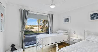 Pet-friendly Private Retreat With Large Backyard