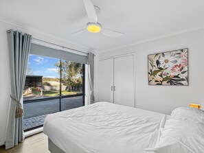 شقة | 4 عدّة غرف نوم ومكواة/لوح كي وملاءات أسرّة