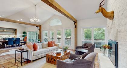 Spacious beautiful home w/full kitchen, balcony and patio, next to golf course