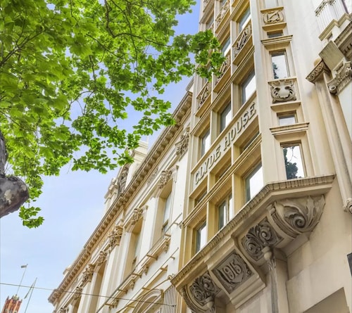 1-bed Apartment in Central Melbourne