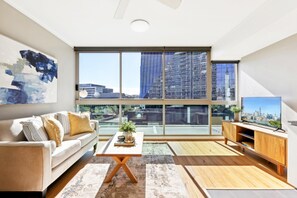 Living area - Elegant Inner-city 1-bed With Rooftop Dining (Brisbane)