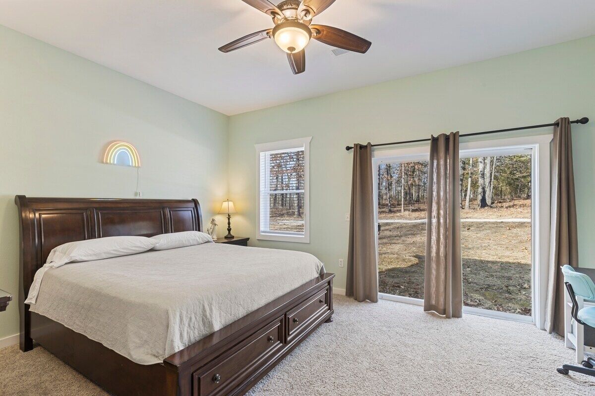 4 bedrooms, free WiFi, bed sheets