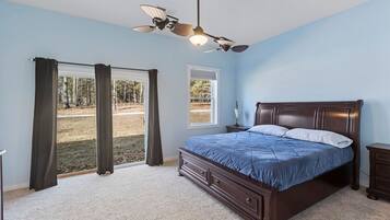 4 bedrooms, free WiFi, bed sheets