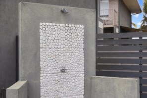 Apartment | Property grounds - Bright 2-bed Apartment Steps From Largs Bay Beach (Adelaide)