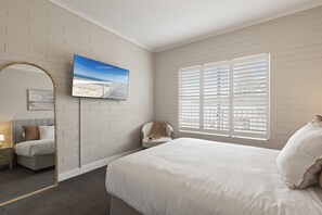 Apartment | 2 bedrooms, iron/ironing board, bed sheets - Bright 2-bed Apartment Steps From Largs Bay Beach (Adelaide)