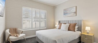 Bright 2-bed Apartment Steps From Largs Bay Beach