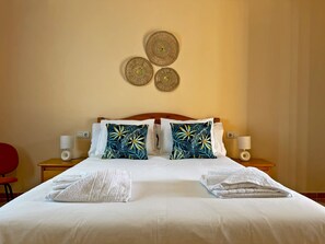5 chambres, fer et planche à repasser, Wi-Fi gratuit, draps fournis